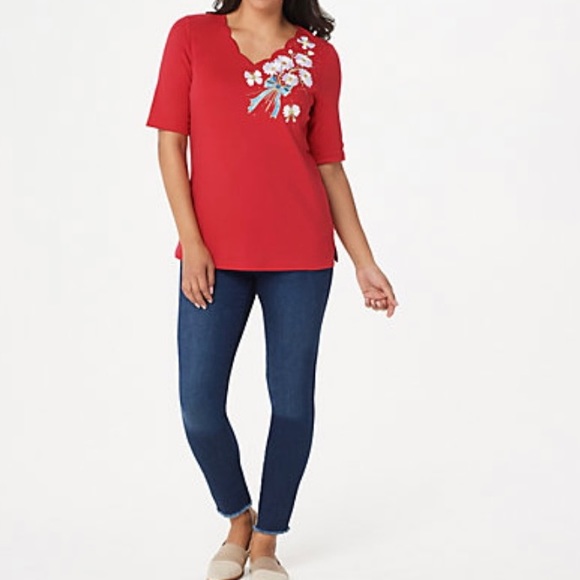 Quacker Factory 2X scallop neck flower embroidered Top - Picture 2 of 10